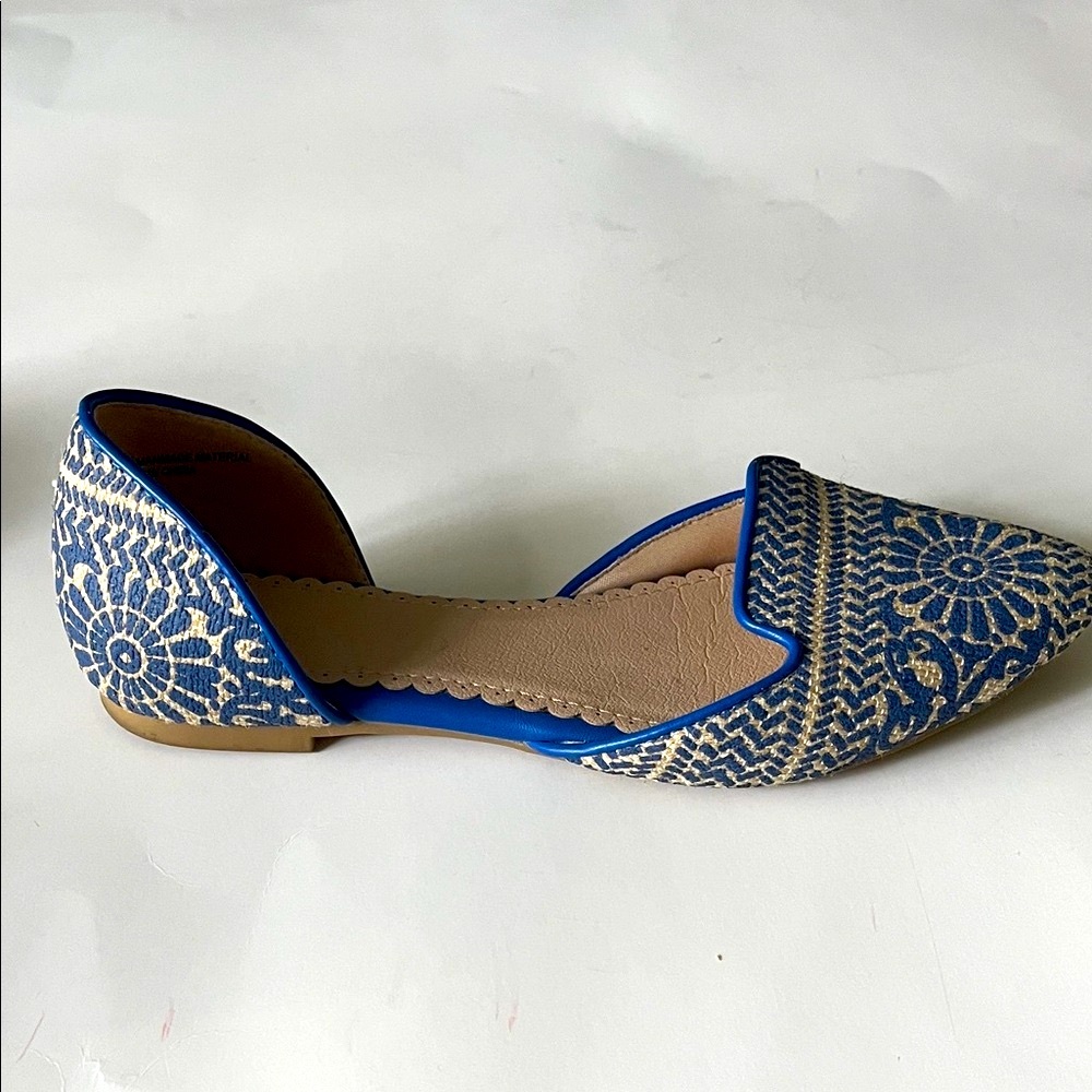 Elegant Restricted Blue Floral and Cream Women's Loafers Flats